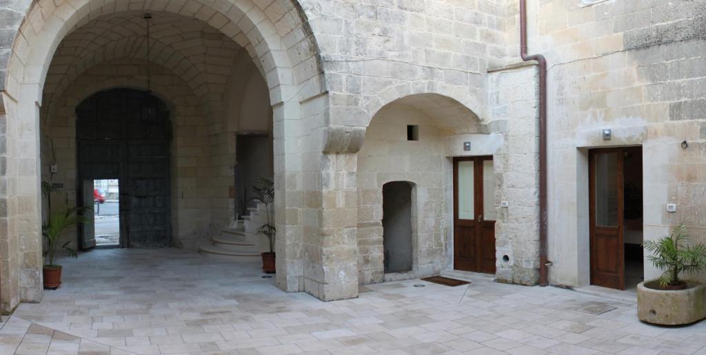 Dimora Storica "Casa Sicuro" Bed & Breakfast Martano Luaran gambar