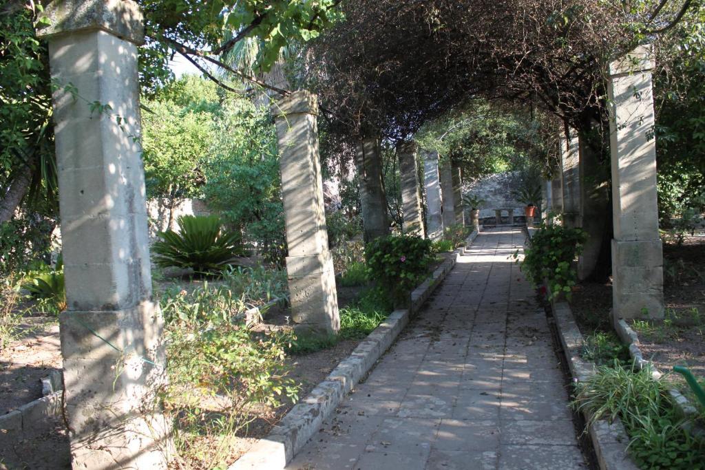Dimora Storica "Casa Sicuro" Bed & Breakfast Martano Luaran gambar