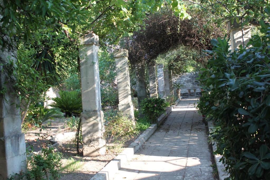 Dimora Storica "Casa Sicuro" Bed & Breakfast Martano Luaran gambar