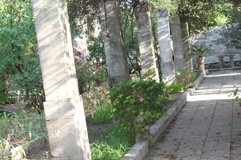 Dimora Storica "Casa Sicuro" Bed & Breakfast Martano Luaran gambar